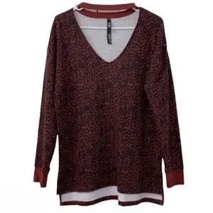 Victoria's Secret Sports Animal Print Top(Size XS) thumbnail 3