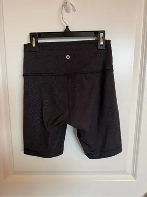 Lululemon Wunder Train High Rise Short 8" Size 6 thumbnail 4
