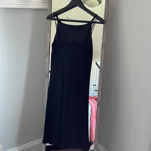 Jones New York Black Dress Size‎ 6 Classic. Midi length. thumbnail 2