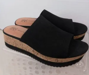 Black Platform Sandals Size 9.5 thumbnail 1