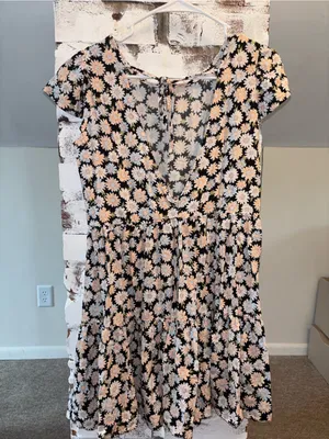 Rue 21 Women’s Black Daisy Print Tiered Dress thumbnail 2
