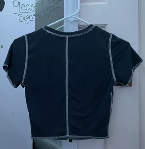 Garage basic crop top thumbnail 2