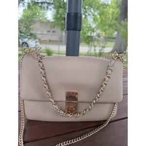 Beige Crossbody Shoulder Bag Gold Chain Strap Flap Clasp Faux Leather thumbnail 3
