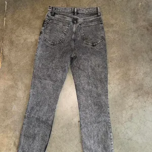 abercrombie ultra high rise mom.jean stonewash thumbnail 5