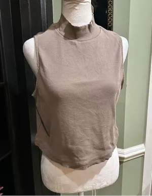 Everlane Organic Cotton Mockneck Top Size Large thumbnail 1