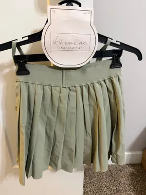 TJ Maxx Green tank and skirt set thumbnail 2
