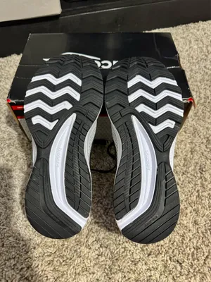 Saucony Running Shoes Women’s 6 thumbnail 4