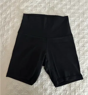 Lululemon Shorts thumbnail 1