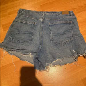 American Eagle Outfitters Frayed Hem Jean Shorts thumbnail 2