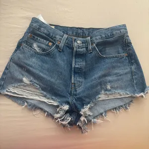 Levi’s 501 Shorts thumbnail 1