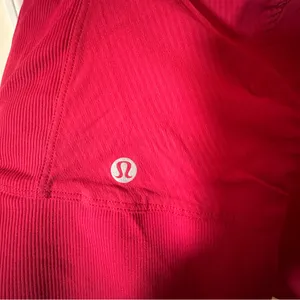 Lululemon In Flux Reversible Hooded Jacket Cranberry Red 8. Preloved excellen5 thumbnail 4