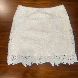 Gianni Bini White Lace Mini Skirt XS thumbnail 2