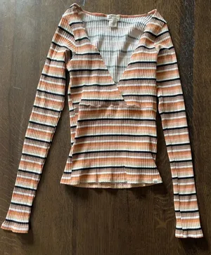 Billabong Long Sleeve Ribbed Cropped Top Deep V-neck Striped Size XS thumbnail 1