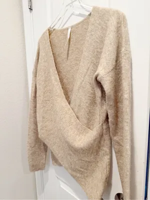 ARITZIA The BABATON Grouo Bandinj‎ Wrap Cross Front V neck Sweater in Tan thumbnail 5