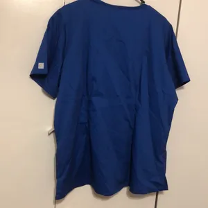 NWT Butter Soft Stretch Xl Blue Scrub Top thumbnail 2