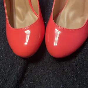 Coral pink pumps 2 inch heel never worn thumbnail 6