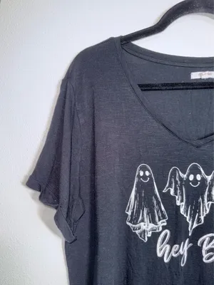 Maurices Hey Boo Halloween Ghost Graphic Tee Black V-neck Short Sleeve thumbnail 4