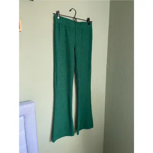 Urban Outfitters Farrah Knit Kick Flare Pant Size Small Green Bootcut Pull On thumbnail 4