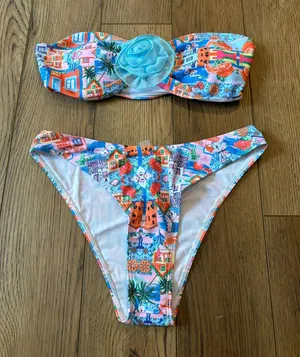Bikini Size M thumbnail 1
