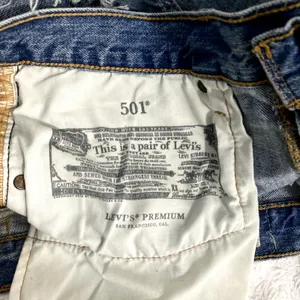 Levi's 501 Blue Medium Wash Denim Cut-off Button Fly Summer Beach Shorts 31 thumbnail 6