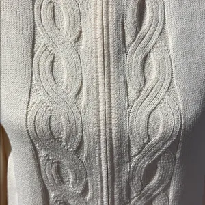 St. John Sweater / Jacket - Size S thumbnail 5