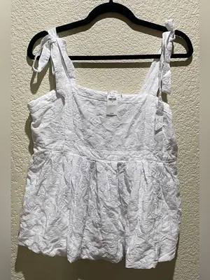Old Navy Tie-Shoulder White Cotton Eyelet Peplum Top size M NWT thumbnail 2