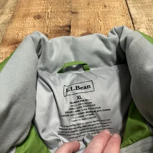 L.L. Bean Women's Green Goose Down Puffer Vest Sz XL Outdoor Hiking Full Zip thumbnail 4