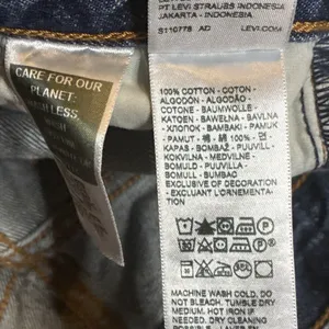 Levi’s Women’s Jeans Low Pro Straight Size 23 Medium Wash thumbnail 4