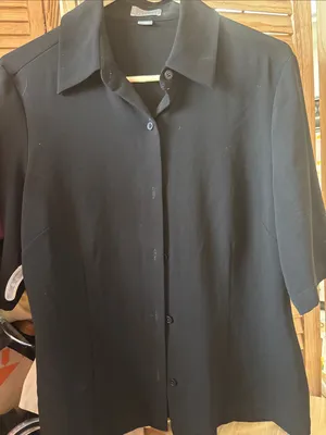 Talora Black Short-Sleeve Button-Up Shirt Medium thumbnail 1