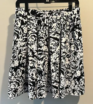Adrienne Vittadini Medium‎ Pull-on Activewear Skirt thumbnail 1