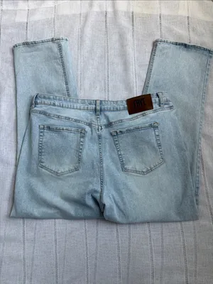 Frye Light Wash Relaxed Women’s Jeans thumbnail 9