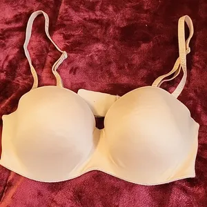 Victoria's Secret bra Size 36B (Multiple ways of uses) thumbnail 1