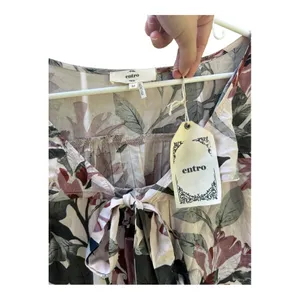 Entro Floral Blouse // Size Medium thumbnail 4