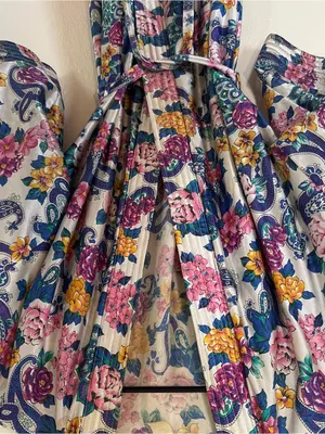 Vintage Cachet Cream Robe with Pink, Teal & Purple Floral Print thumbnail 3