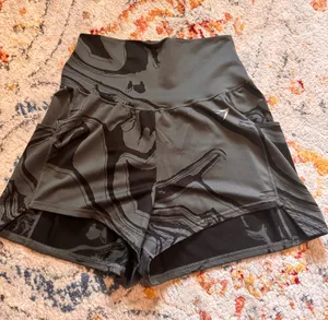 Gymshark black & grey athletic shorts thumbnail 1