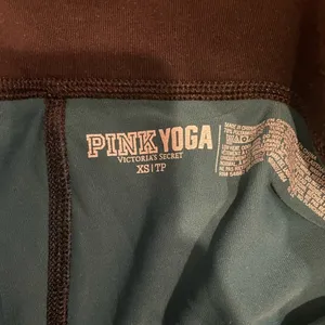 PINK by Victoria’s‎ Secret Cropped Teal Geometric Yoga Leggings XS thumbnail 4