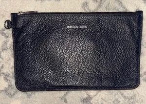 MICHAEL KORS Jet Set Navy Leather Lg Zip Clutch Wristlet W/O Strap. Leather is in great condition. Easily fits inside a tote. thumbnail 1