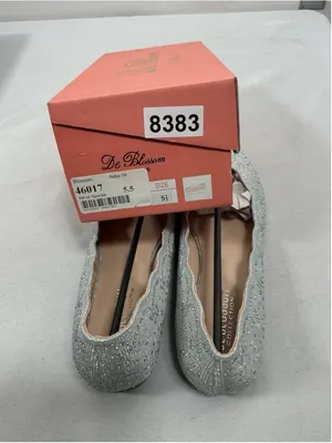Womans New In Box De Blossom Baba Ballet Flats Size 5.5 Silver Shimmer thumbnail 6