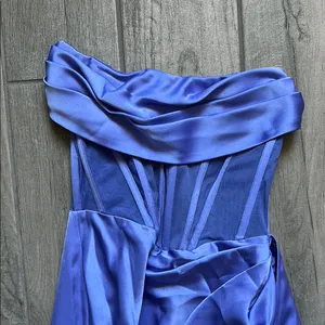 Elegant Purple Strapless Dress thumbnail 3