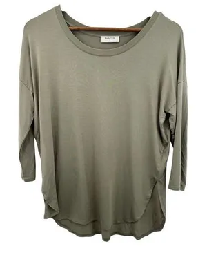 Aritzia Babaton Tunic Top Sage Green 3/4 Sleeve Round Neck‎ Casual Relaxed Chic thumbnail 1