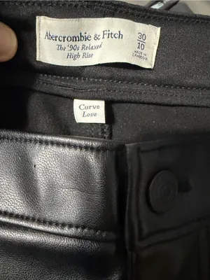 Abercrombie & fitch the 90’s relaxed high rise faux leather pants size 30 10 thumbnail 3