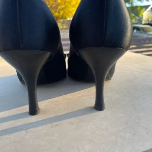 St. John Black Satin Peep Open Toe Bow Heels Pumps Shoes size 8 thumbnail 8