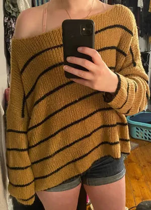 Crop Oversized Sweater thumbnail 1