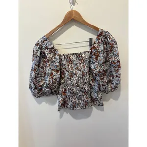 Abercrombie Fitch Womens Smocked Square‎ Neck Puff Sleeve Floral Crop Top Size S thumbnail 3