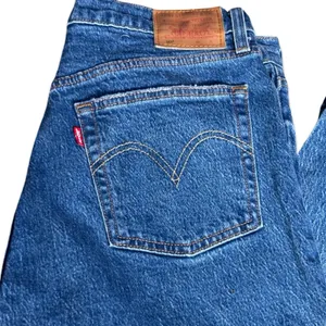 Levi’s 501 Original Fit Jeans 32 Inch Waist L26 Medium Wash Straight Leg Classic thumbnail 2