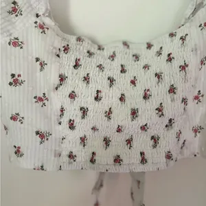 Princess Polly Floral Tie Front Crop Top White Size 2 thumbnail 7