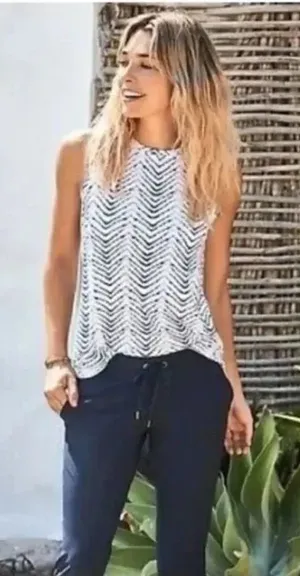 ✨ Athleta breezy tank arrowhead tie dye print top✨ thumbnail 1