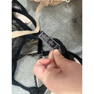 Victoria Secret Set of‎ 2 Unlined Plunge Lace Bra Black & Tan Lingerie 38DD thumbnail 5