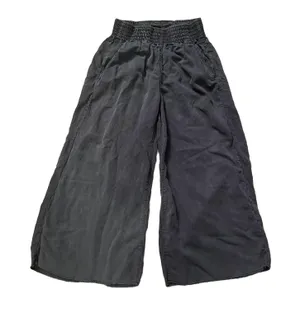 MOTHER The Bingo Fray Cropped Wide Leg in Faded Black Linen Blend thumbnail 3