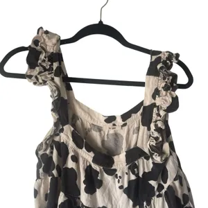 Mi Ami Women's Size Small Oversized Black White Cow Print Ruffle Western Blouse‎ thumbnail 2